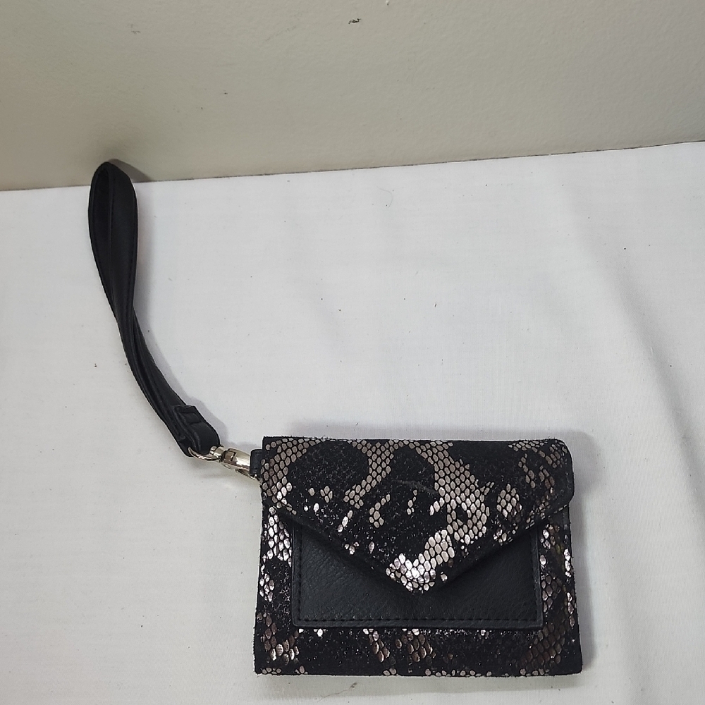 Elegant Black and Gold Women's Clutch